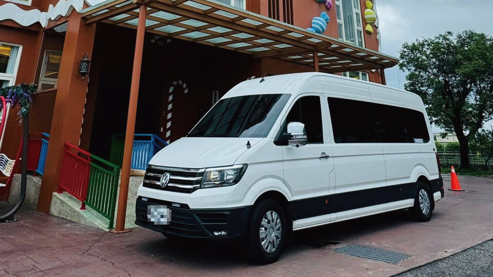 賓法明星保母車的旅程側寫圖片